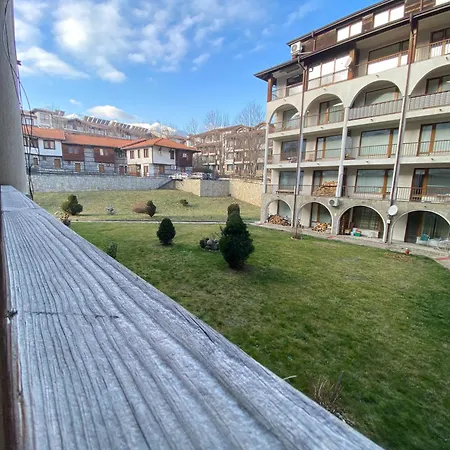 Private 500m From Gondola בנסקו